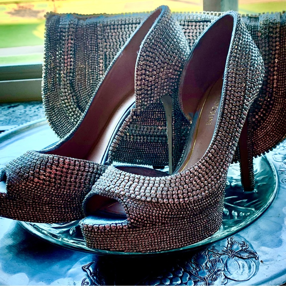 Gorgeous rhinestone pumps 
fully encrusted with matching purse. - size 8 1/2